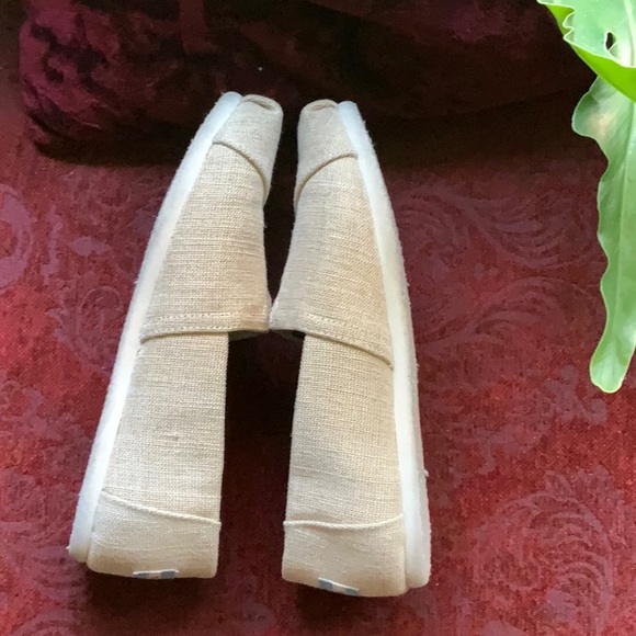 Toms slip on beige linen shoes size 8 - Picture 7 of 8